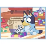 Ambalajul puzzle-ului Trefl Bluey 4 în 1 cu personajele din desenul animat