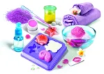Accesoriile din setul Clementoni de creație spa pentru copii